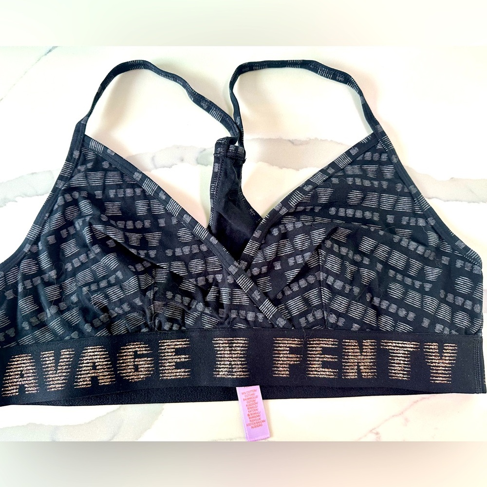Savage X Fenty cute bralette! 🖤🩶 size XL New with tags.